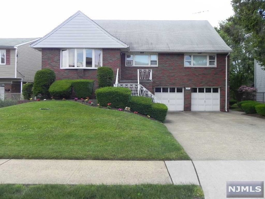 355 Chestnut Ave, South Hackensack, NJ 07606 - photo 1