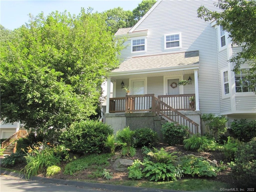 302 Foxboro Dr, Norwalk, CT 06851 - photo 1