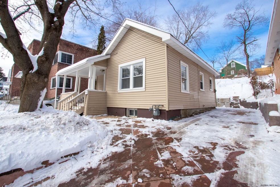 49 Glenwood St, Albany, NY 12208 - photo 1