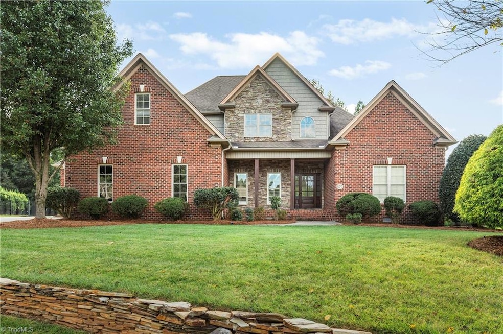 Sold $697,500 • Co-Listing Agent