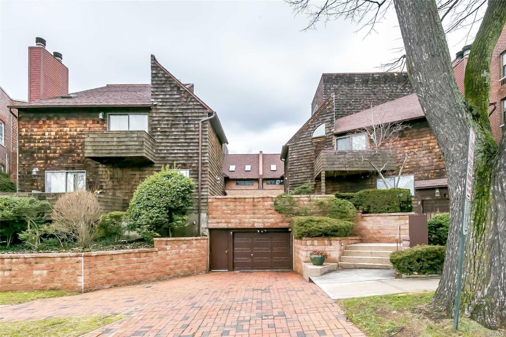 7 Hill Park Ave unit F, Great Neck, NY 11021 - photo 1