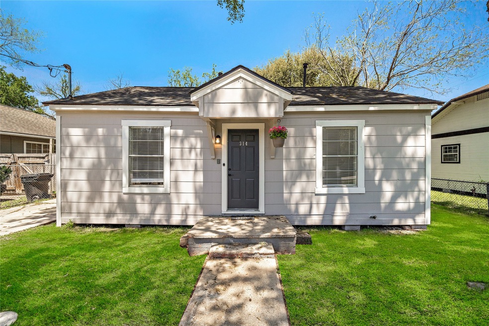 314 Coronado St, Houston, TX 77009 - photo 1
