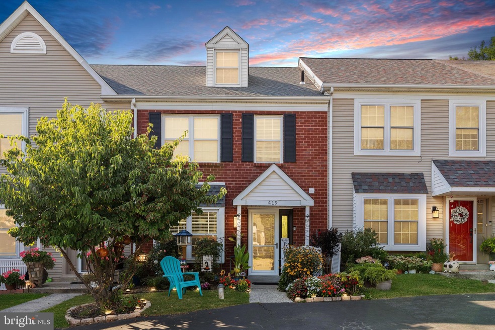 419 Snowflake Cir, Norristown, PA 19403 - photo 1