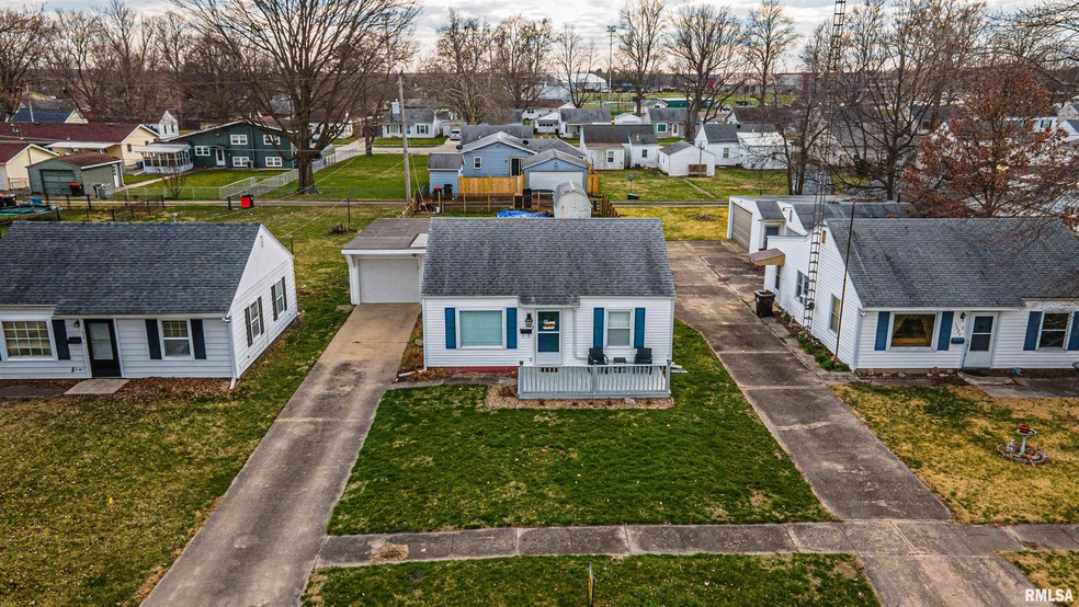 1629 Broadway St, Lincoln, IL 62656 - photo 1