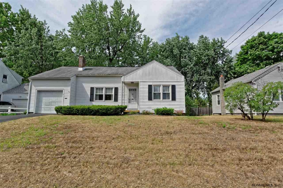 3 Carol Ann Dr, Albany, NY 12205 - photo 1