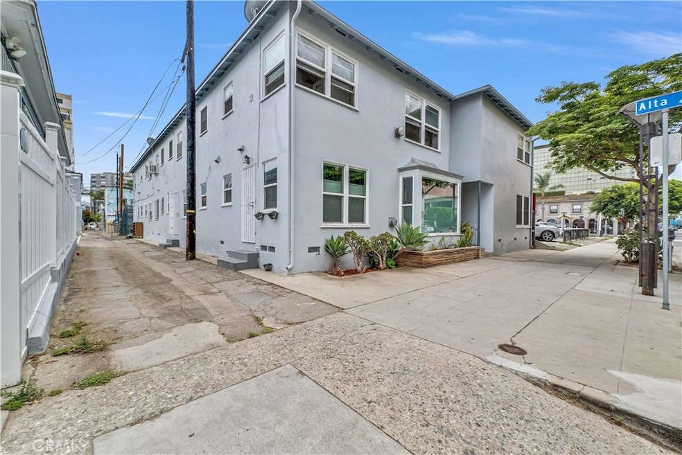 Exterior Front SE view