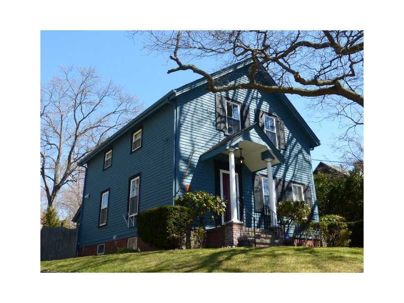 135 Sayles Ave, Pawtucket, RI 02860 - photo 1