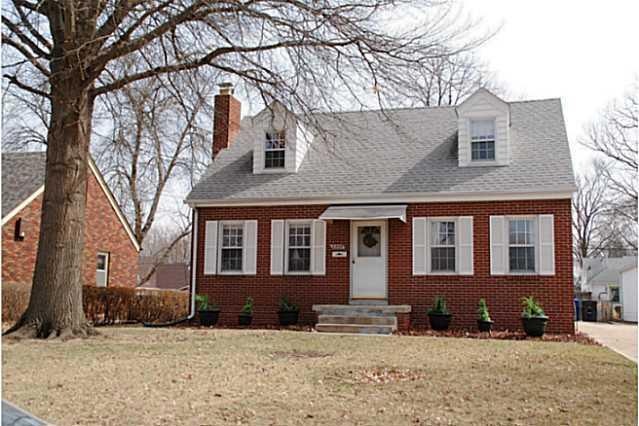 2807 48th St, Des Moines, IA 50310 - photo 1