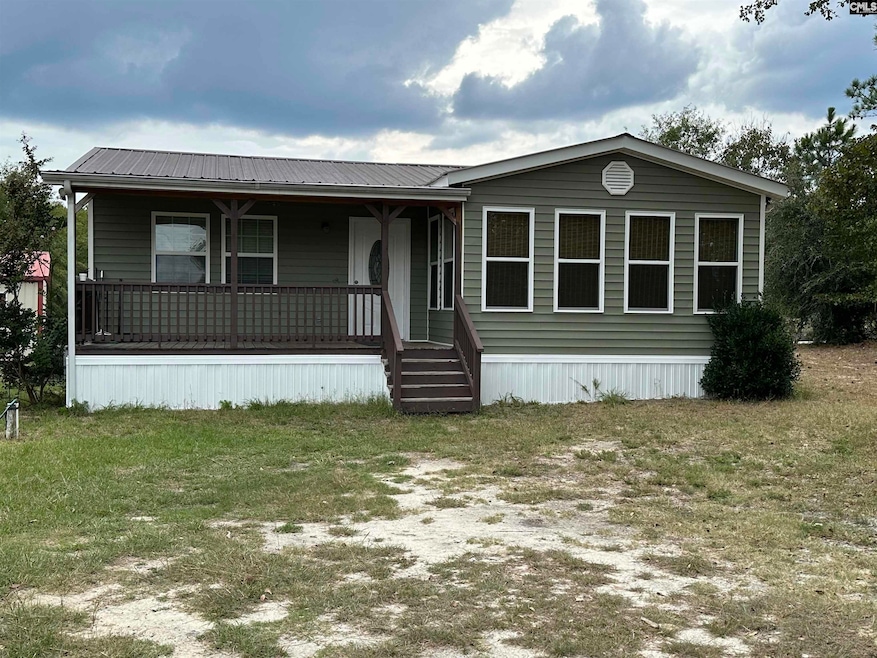 House sits off road. dirty driveway. fully fenced