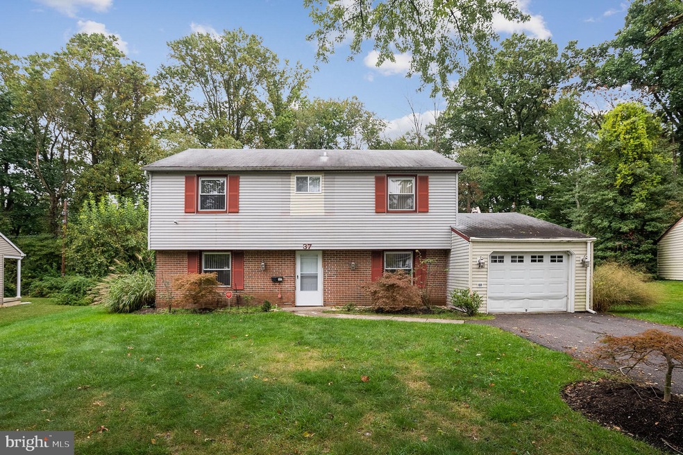 37 Parkside Cir, Willingboro, NJ 08046 - photo 1
