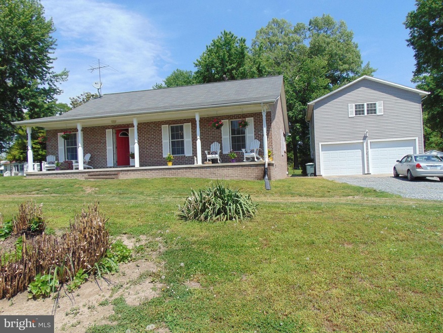 256 Lake Shore Dr, Colonial Beach, VA 22443 - photo 1