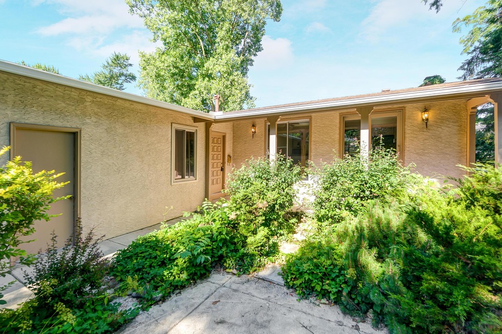 Welcome home to 4747 Arthur Ct!