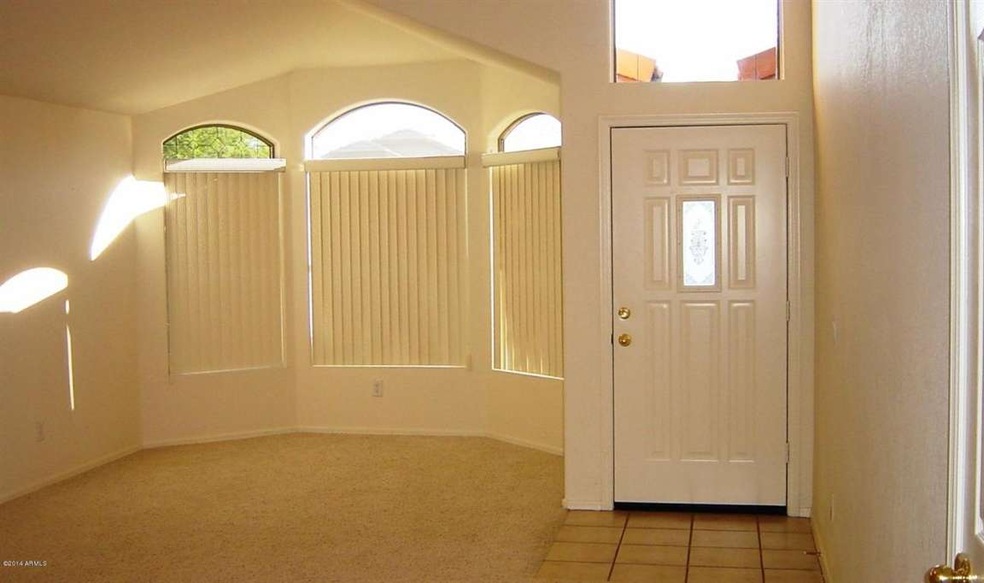 4350 E Abraham Ln LIVING ROOM 092104 003