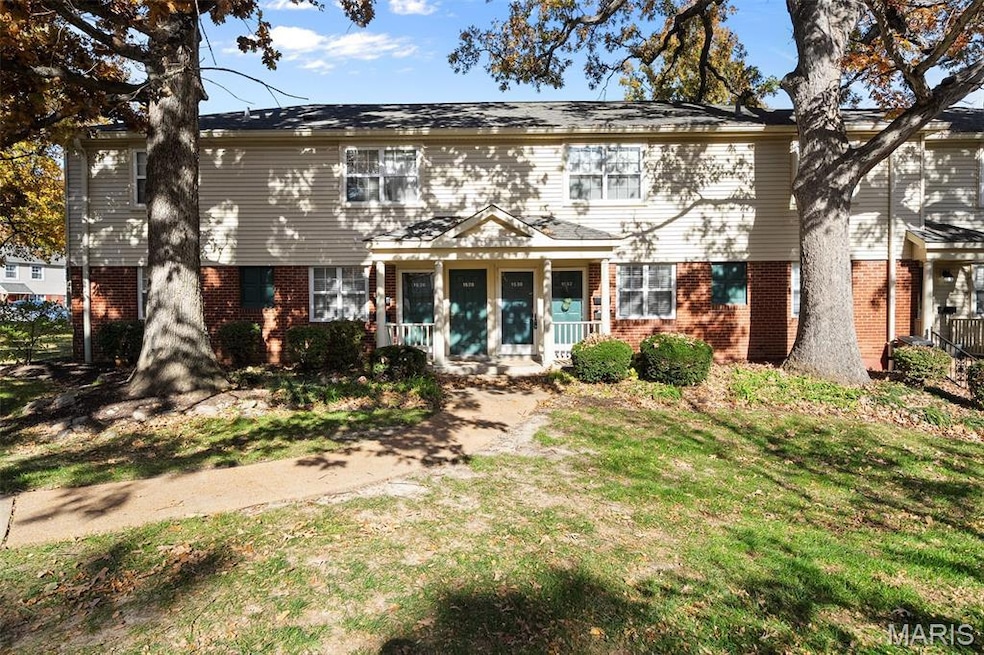1530 Swallow Dr unit 1530, Saint Louis, MO 63144 - photo 1