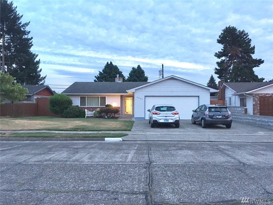 2561 Northlake Ave, Longview, WA 98632 - photo 1