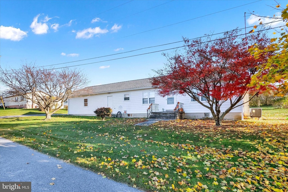 3073 Wood Dr, Manchester, MD 21102 - photo 1