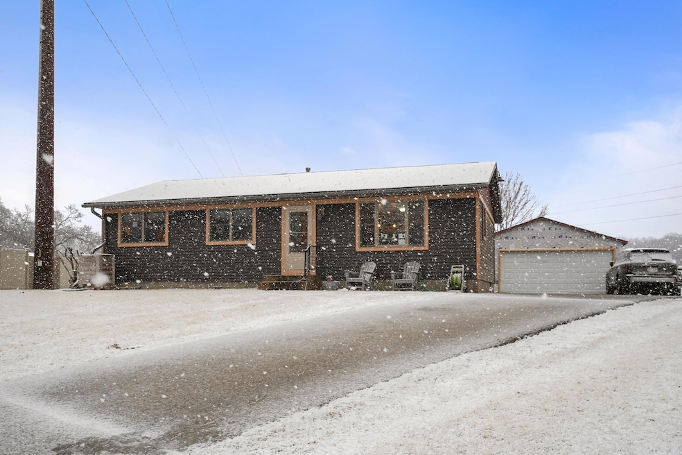 38_2040kyleln03-19-1009