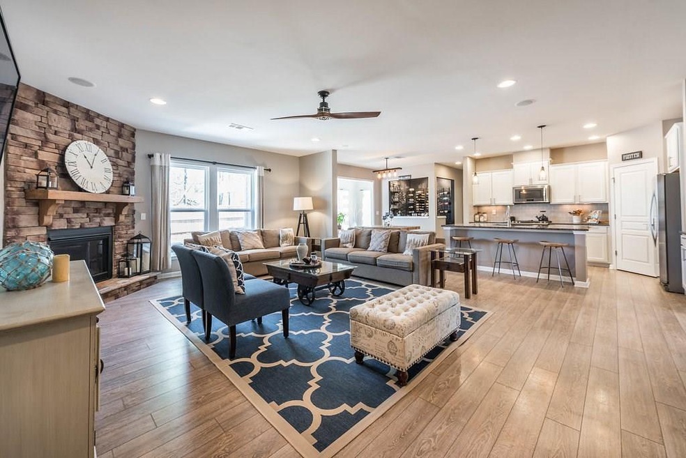 Open from family to kitchen to bar to sunroom - al