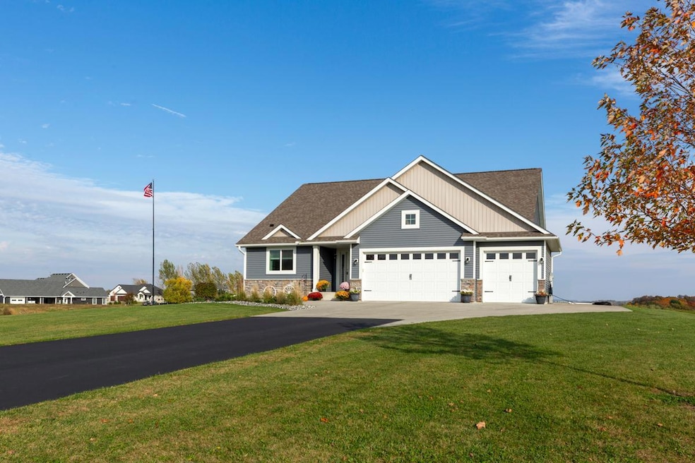 920 Amelia Ct NE, Montgomery, MN 56069 - photo 1