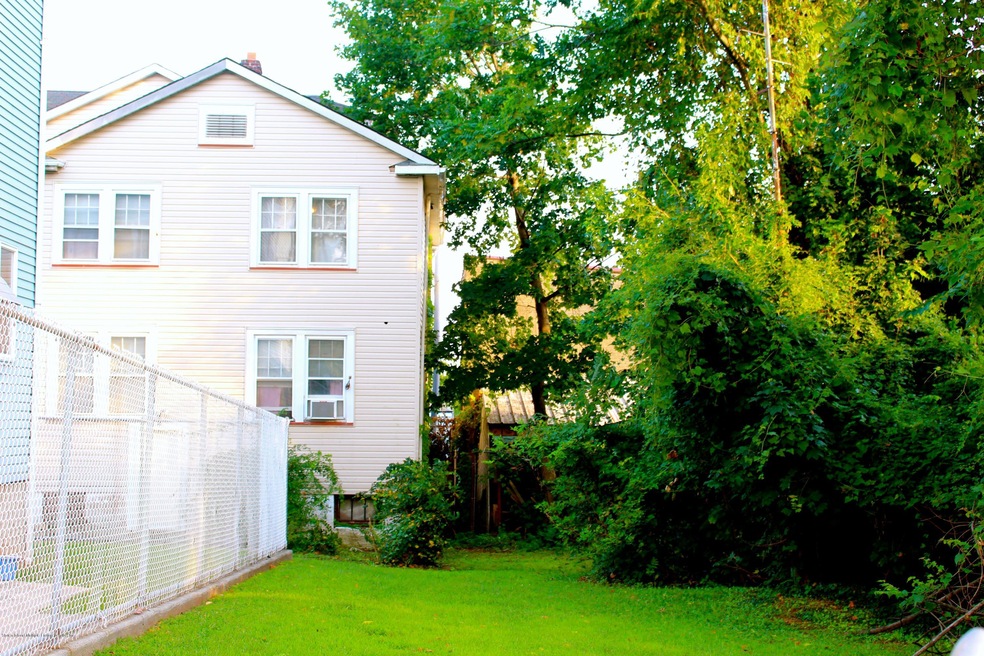 72 Mills Ave, Staten Island, NY 10305 - photo 1