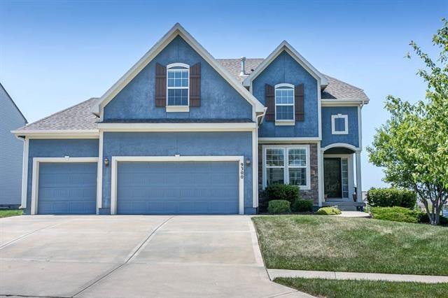 9300 Sunray Dr, Shawnee, KS 66227 - photo 1