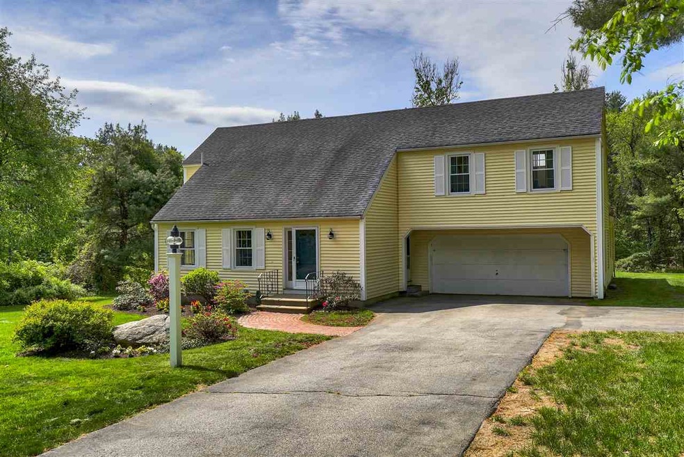 91 Wentworth Dr, Bedford, NH 03110 - photo 1