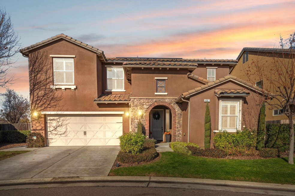 Sold $659,900 • Co-Listing Agent