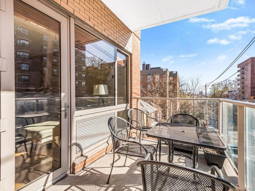 Latitude Riverdale unit 3D, Bronx, NY 10463 - photo 1