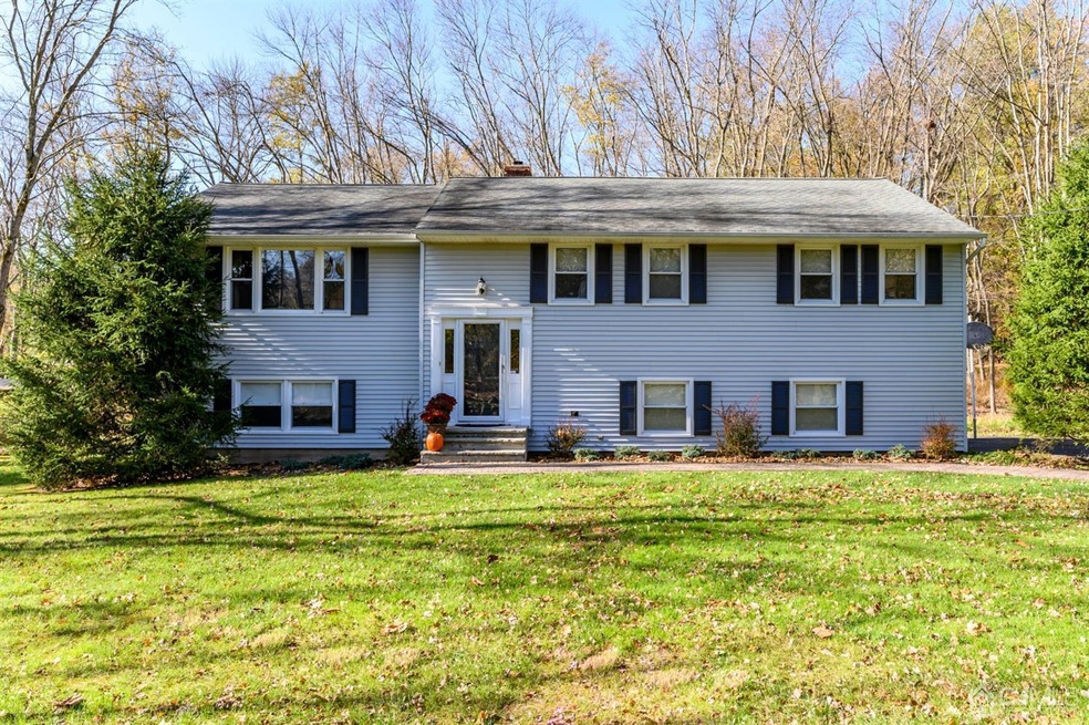 56 Valleyview Rd, Warren, NJ 07059 - photo 1