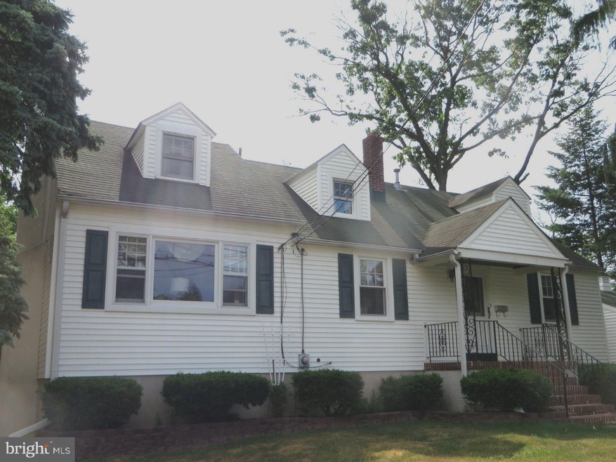 329 S Lippincott Ave, Maple Shade, NJ 08052 - photo 1