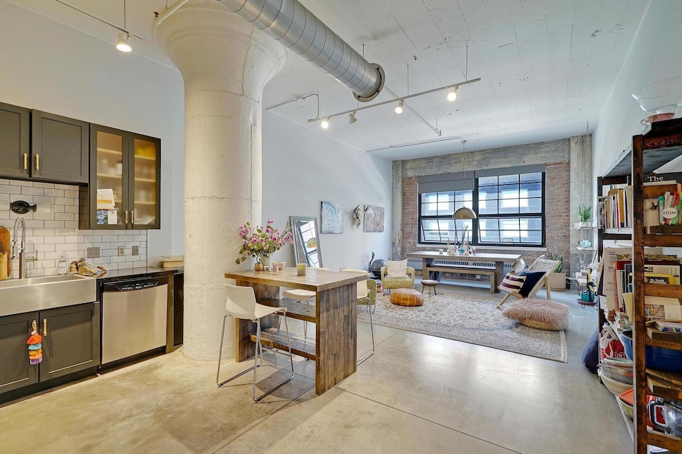 250 Park Ave unit 305, Minneapolis, MN 55415 - photo 1