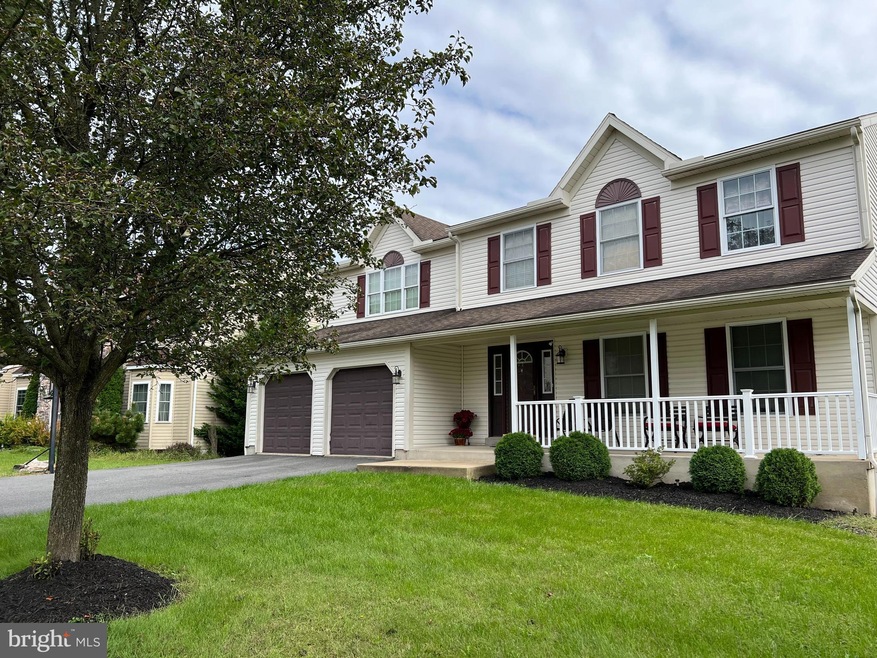 33 Hayden Cir, Reading, PA 19606 - photo 1