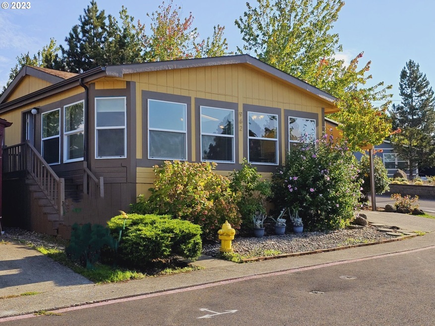 962 SW Sunset Way, Troutdale, OR 97060 - photo 1