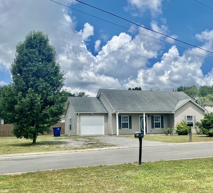 103 Stonefield Cir, Shelbyville, TN 37160 - photo 1