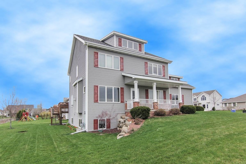 5175 Ninebark Dr, Fitchburg, WI 53711 - photo 1