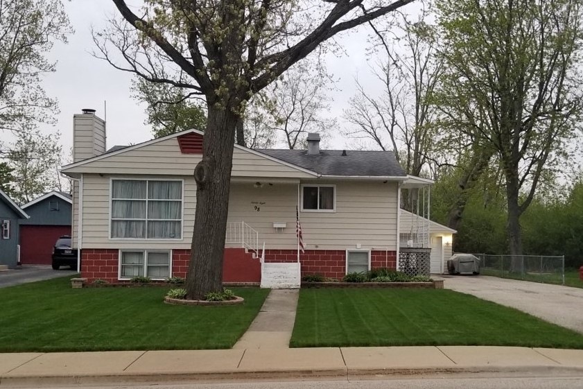 98 Wren Rd, Carpentersville, IL 60110 - photo 1