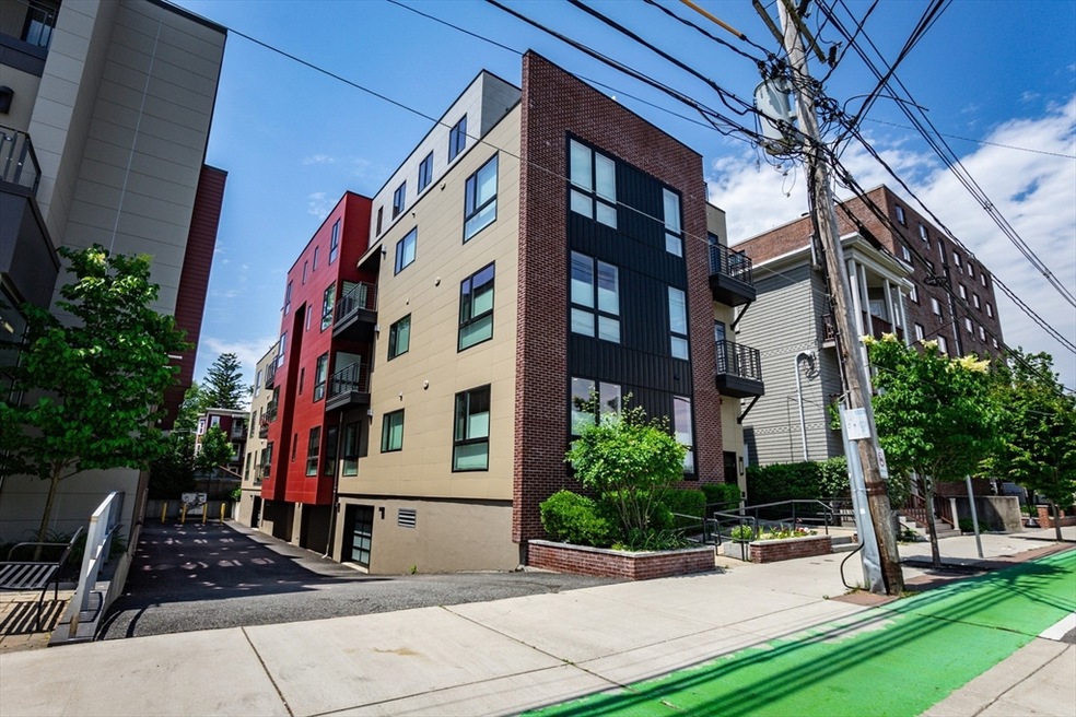 266 Beacon St unit 1, Somerville, MA 02143 - photo 1