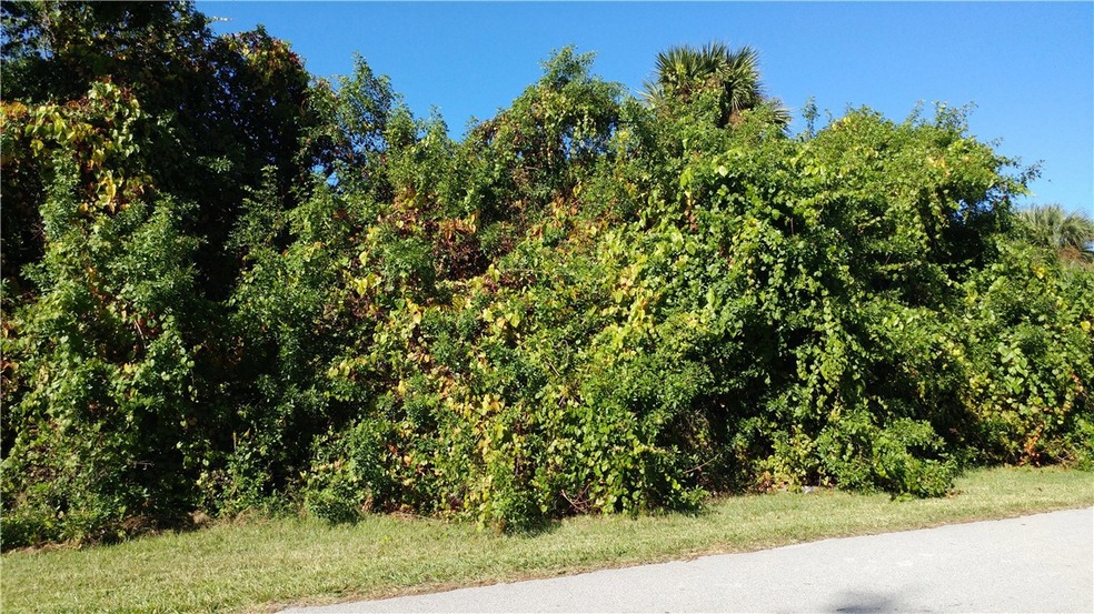 633 Rolling Hill Dr, Sebastian, FL 32958 - photo 1