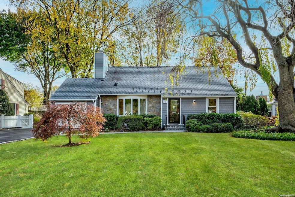 Sold $1,350,000 • Co-Listing Agent