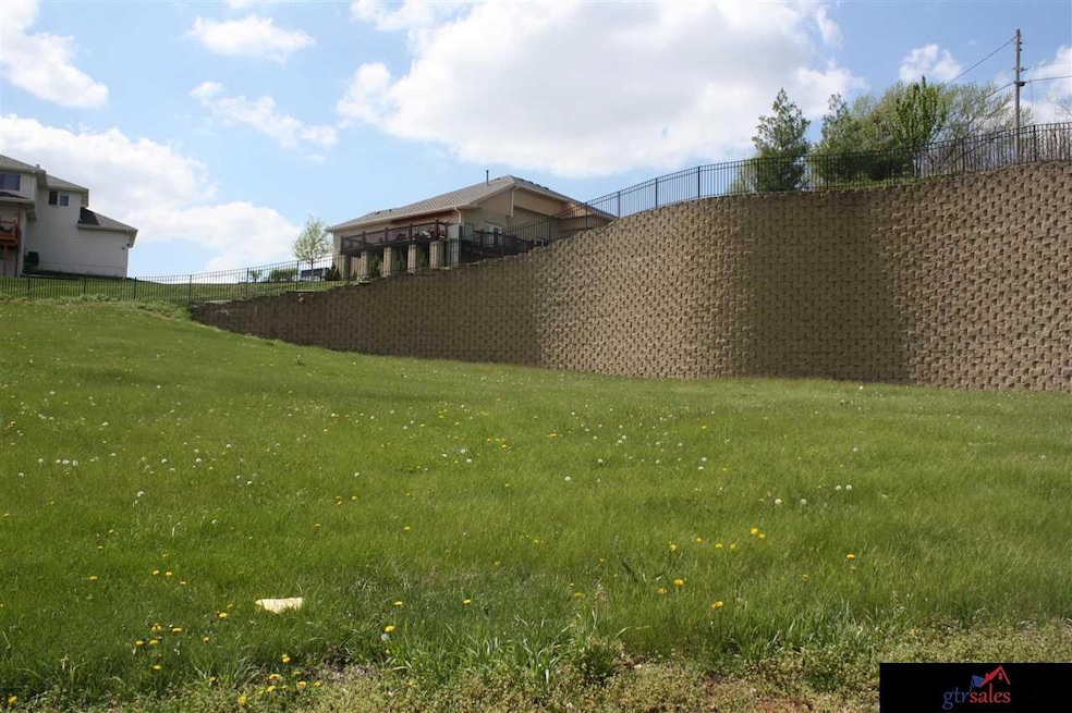 2710 N 32nd St, Omaha, NE 68111 - photo 1