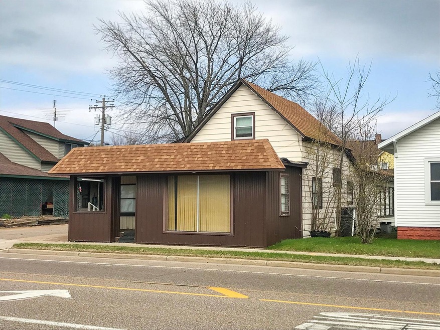 306 N 4th St, Tomahawk, WI 54487 - photo 1