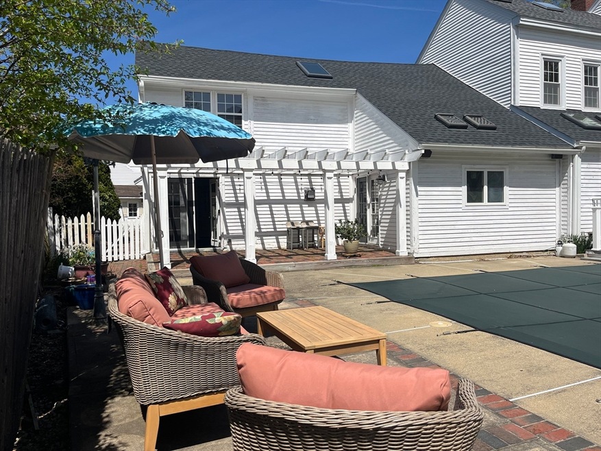 19 Washington St unit 2, Beverly, MA 01915 - photo 1