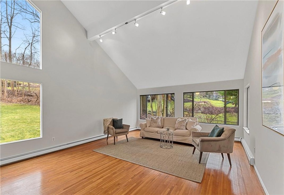 26 Heritage Dr, Pleasantville, NY 10570 - photo 1