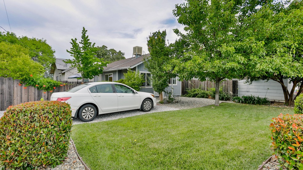 2954 Placer St, Redding, CA 96001 - photo 1