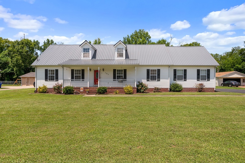 107 Idle Dr, Shelbyville, TN 37160 - photo 1