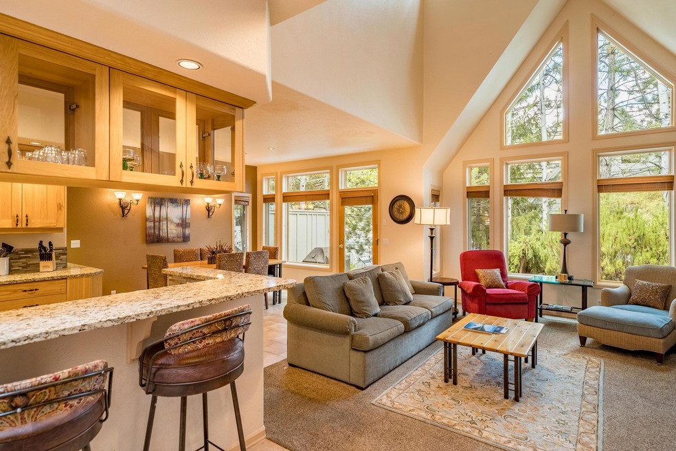 57086 Peppermill Cir unit 36-I, Sunriver, OR 97707 - photo 1