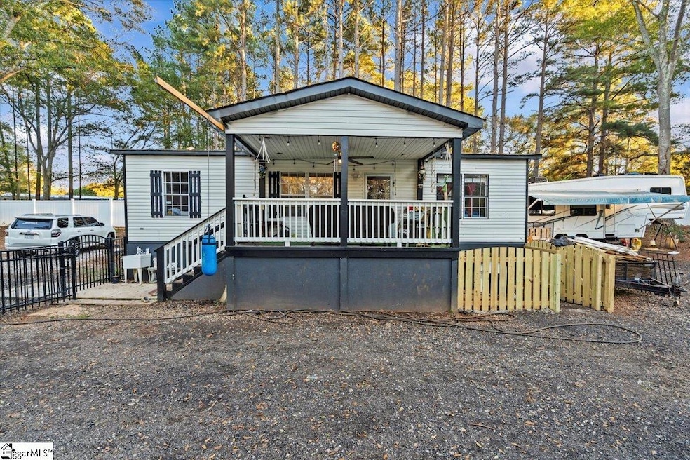 219 Shady Acres Cir, Greenville, SC 29611 - photo 1