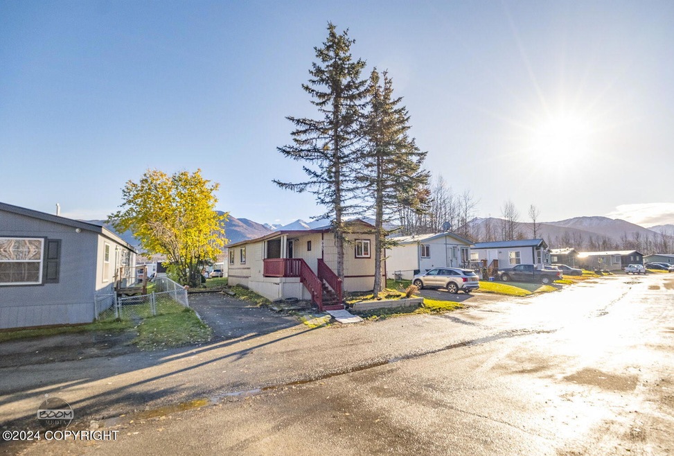 3-web-or-mls-2221 Muldoon Rd 805 Exports