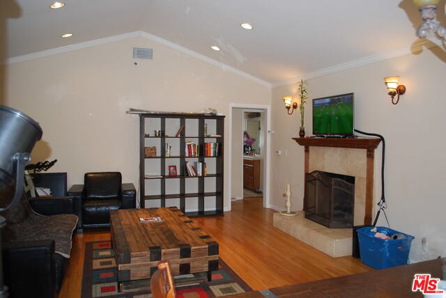 21915 Ybarra Rd, Woodland Hills, CA 91364 - photo 1