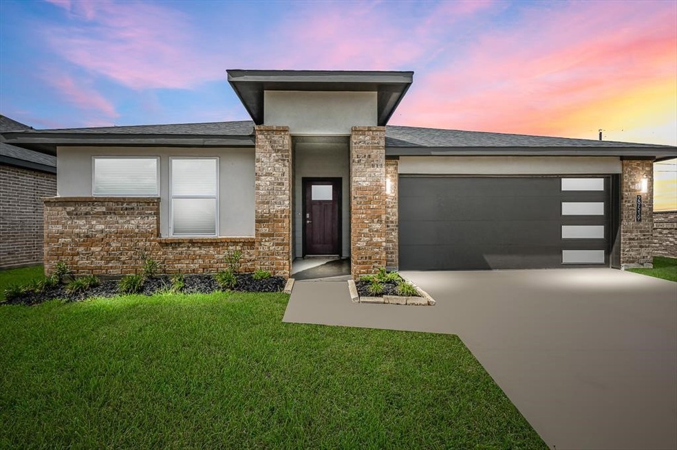 The Lakeway Plan! Upgraded Chic Stucco and Brick E